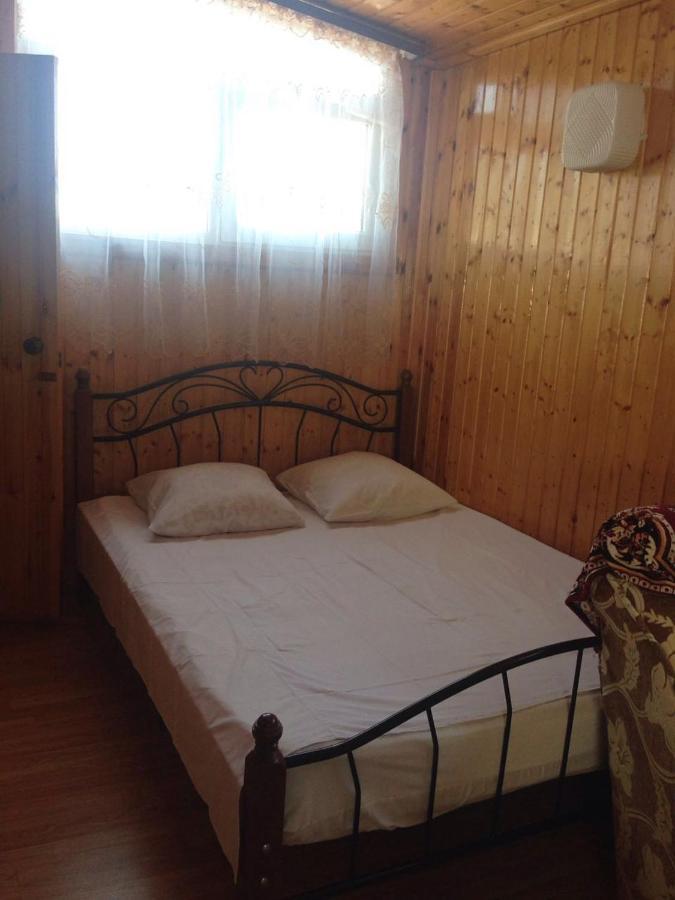 Guest House On Apskha Leona 12 Gagra Exterior photo
